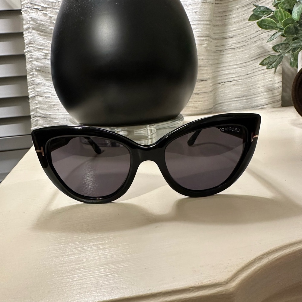 Tom Ford Cat Eye Black Sunglasses